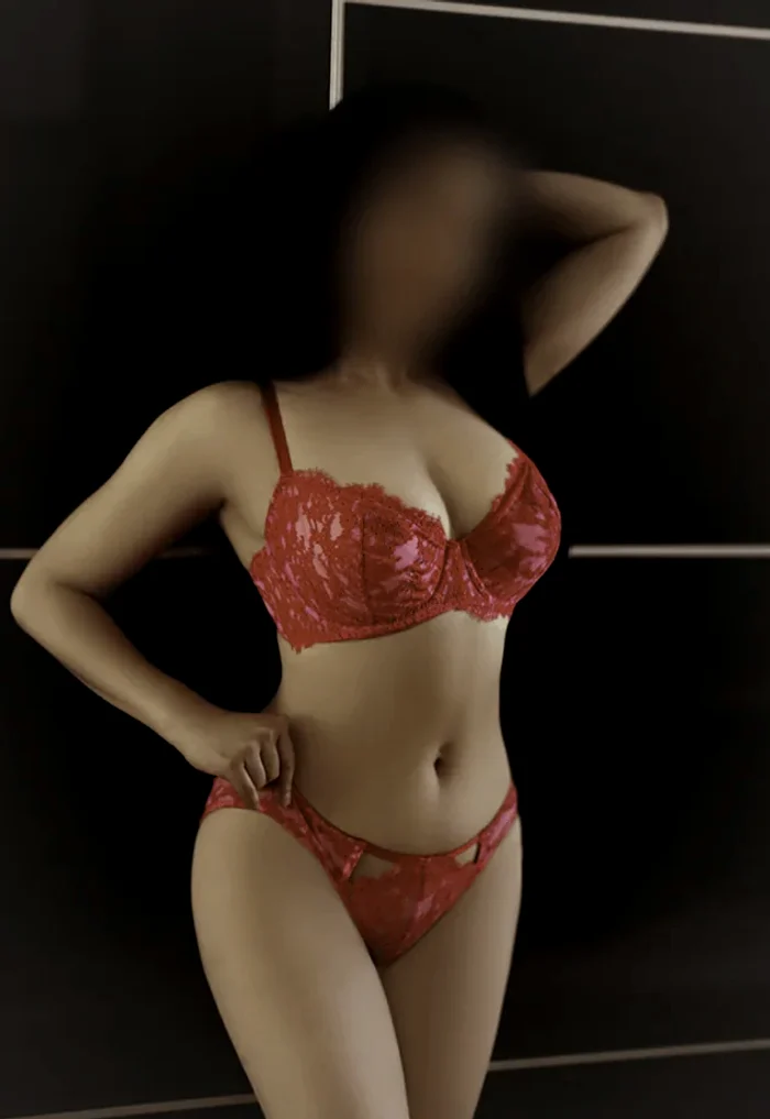 Clementine — French massage therapist in Oud-Zuid, Amsterdam · photo 5